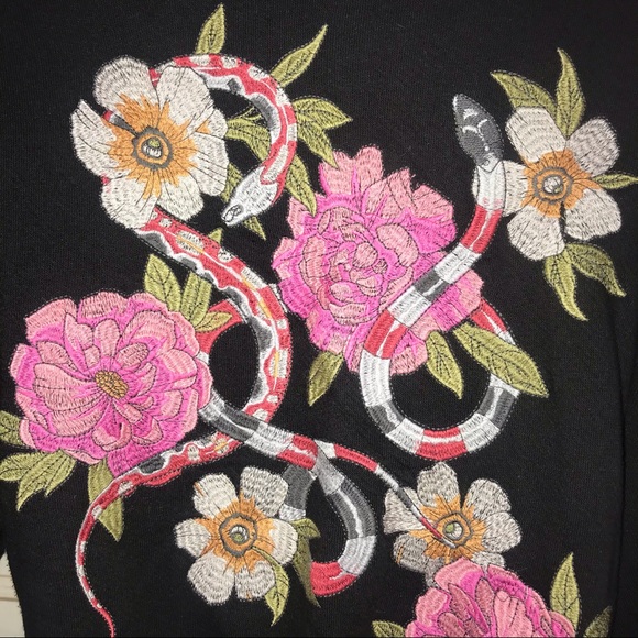 SPIRITUAL GANGSTER FLORAL EMBROIDERED WRAP KIMONO - Picture 9 of 16